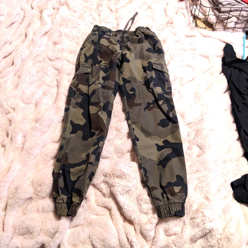 Boys 13 camo cargos